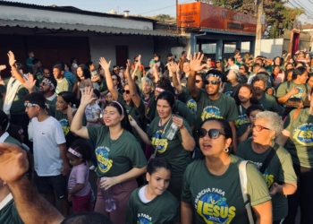 Congonhas realiza 14ª Marcha para Jesus com shows e oração pela paz