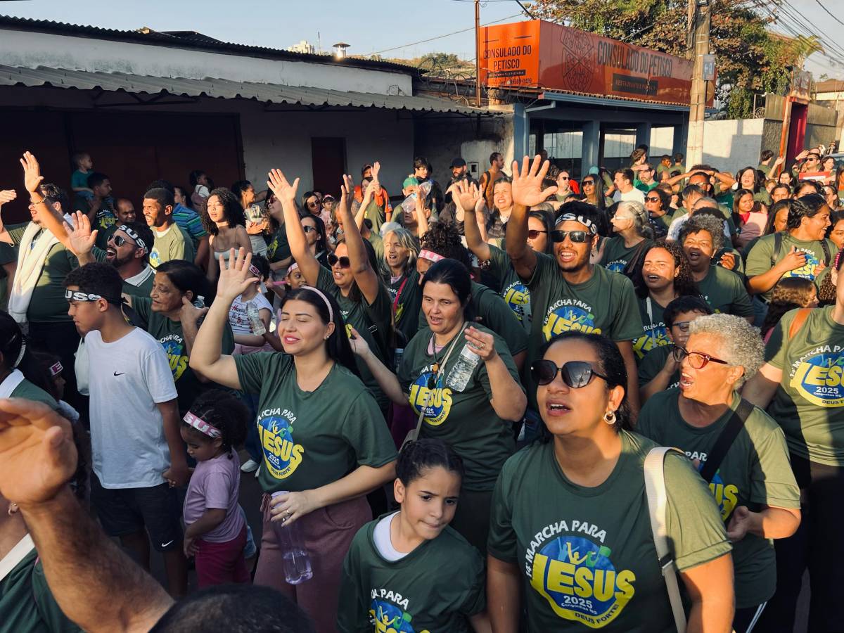 Congonhas realiza 14ª Marcha para Jesus com shows e oração pela paz