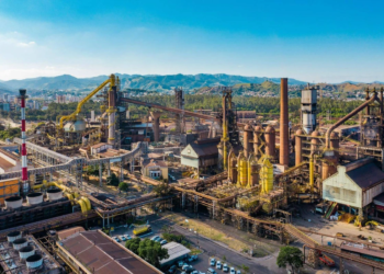 Usiminas vai investir R$ 1,7 bilhão para modernizar produção de coque em Ipatinga