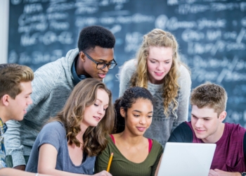 Governo de Minas abre 13 mil vagas gratuitas em cursos técnicos para jovens e egressos da rede estadual