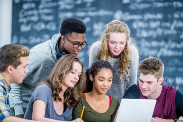Governo de Minas abre 13 mil vagas gratuitas em cursos técnicos para jovens e egressos da rede estadual