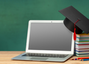 Universidade pública oferece mais de duas mil vagas em cursos de graduação a distância