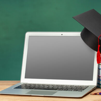Universidade pública oferece mais de duas mil vagas em cursos de graduação a distância