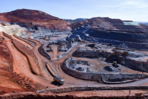 Ferro+ apresenta plano de expansão minerária em audiência com moradores de Congonhas e Ouro Preto Ferro+ apresenta plano de expansão minerária em audiência com moradores de Congonhas e Ouro Preto