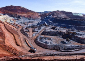 Ferro+ apresenta plano de expansão minerária em audiência com moradores de Congonhas e Ouro Preto