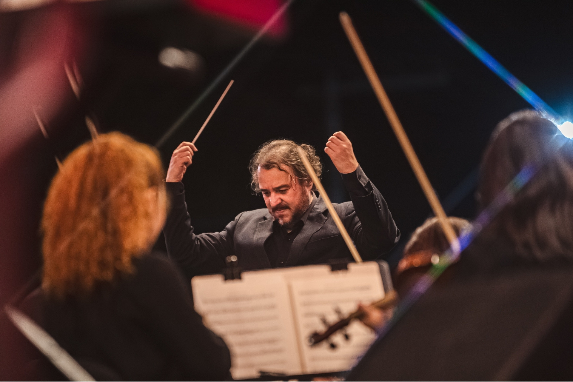 Orquestra Ouro Preto apresenta Lendas do Rock em concerto gratuito na Praça da Sé, em Mariana