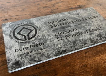 Prefeitura de Ouro Preto instala nova sinalização turística na cidade