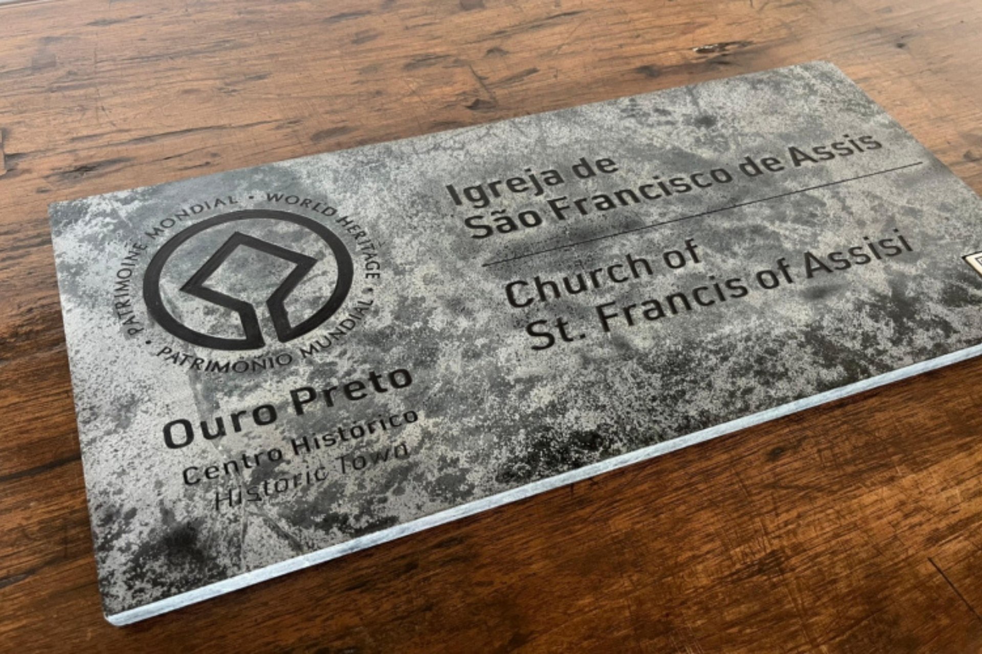 Prefeitura de Ouro Preto instala nova sinalização turística na cidade