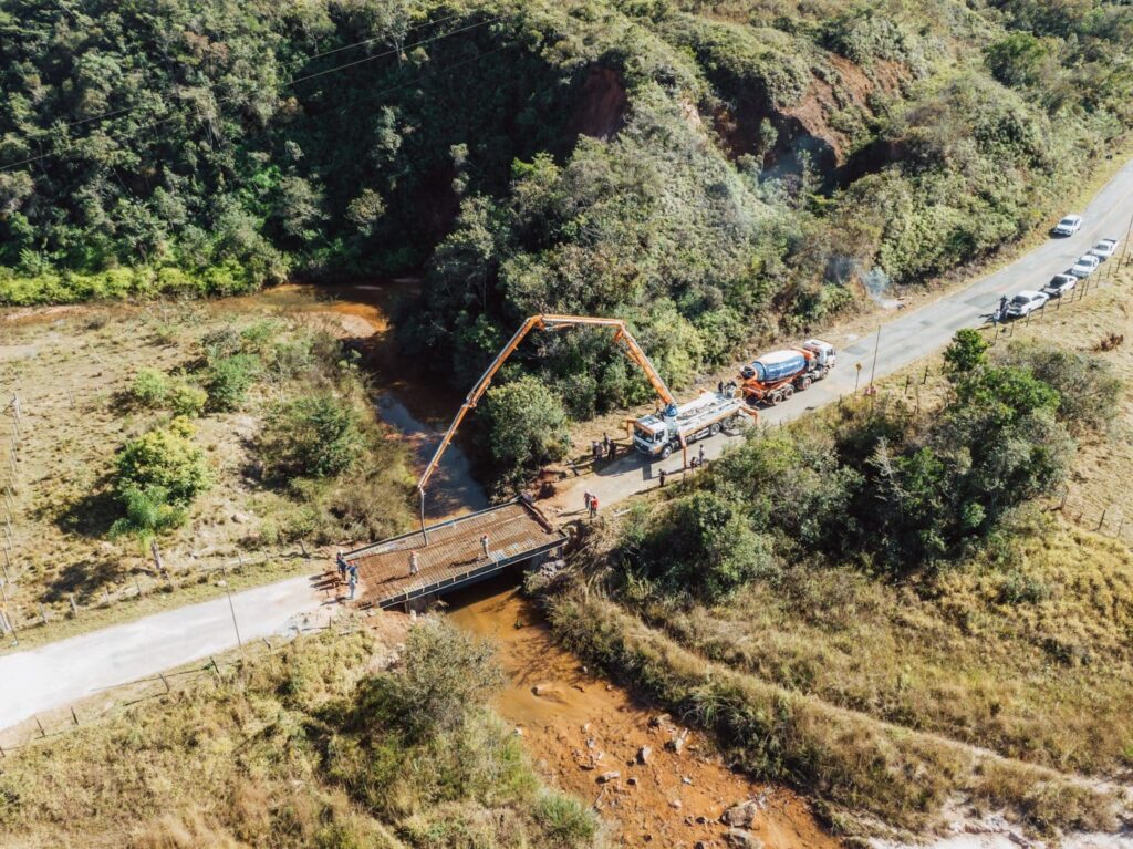 Ponte do Praião recebe concretagem e obra entra na reta final em Itabirito Ponte do Praião recebe concretagem e obra entra na reta final em Itabirito