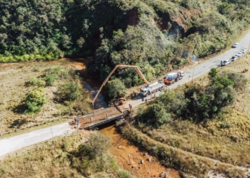 Ponte do Praião recebe concretagem e obra entra na reta final em Itabirito