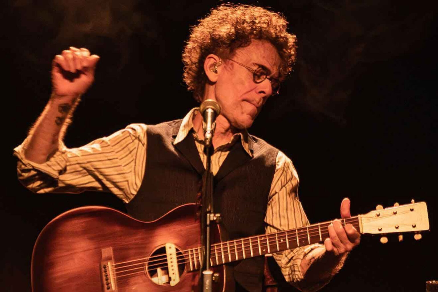 Show de Nando Reis na Praça Tiradentes será limitado a 3 mil pessoas por determinação do Ministério Público; área será cercada Show de Nando Reis na Praça Tiradentes será limitado a 3 mil pessoas por determinação do Ministério Público; área será cercada para limitar o público