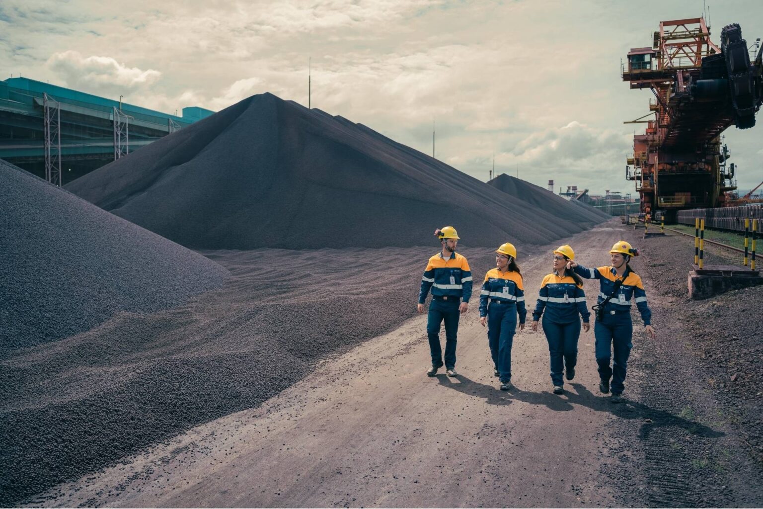 Samarco prevê 4,1 mil empregos em expansão que deve alcançar capacidade total em 2028 Samarco prevê 4,1 mil empregos em expansão que deve alcançar capacidade total em 2028