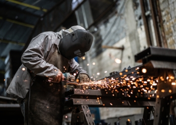 Siderurgia pode cortar até 37 mil empregos no Brasil, aponta entidade
