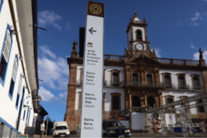 Ouro Preto inaugura nova sinalização turística com padrão internacional Ouro Preto inaugura nova sinalização turística com padrão internacional