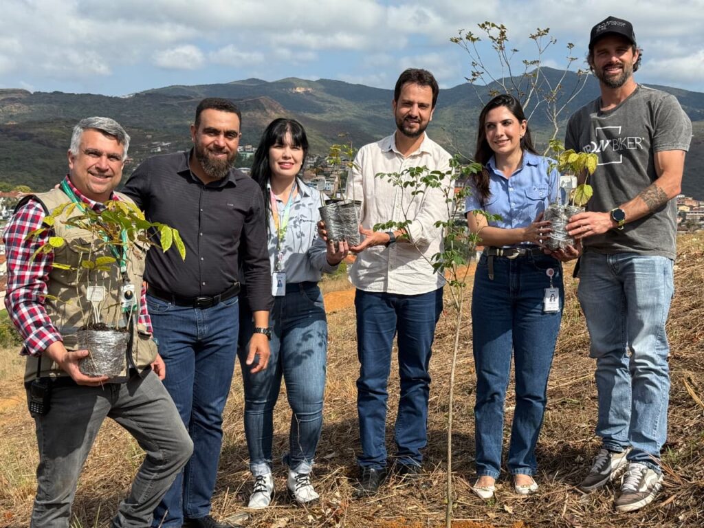 Iron Biker Brasil planta 1.600 mudas nativas em Mariana como legado ambiental Iron Biker Brasil planta 1.600 mudas nativas em Mariana como legado ambiental