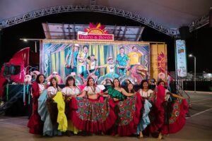 Mariana recebe apresentação do Teatro a Bordo Mariana recebe apresentação do Teatro a Bordo