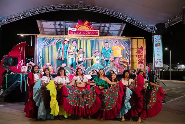 Mariana recebe apresentação do Teatro a Bordo