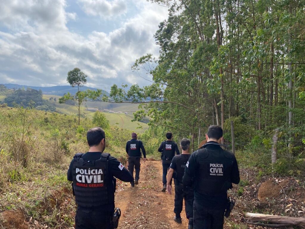 Polícia detém homem e adolescente suspeitos de envolvimento em tortura e morte de jovem em Lafaiete Suspeitos de executar e torturar jovem são detidos em Conselheiro Lafaiete