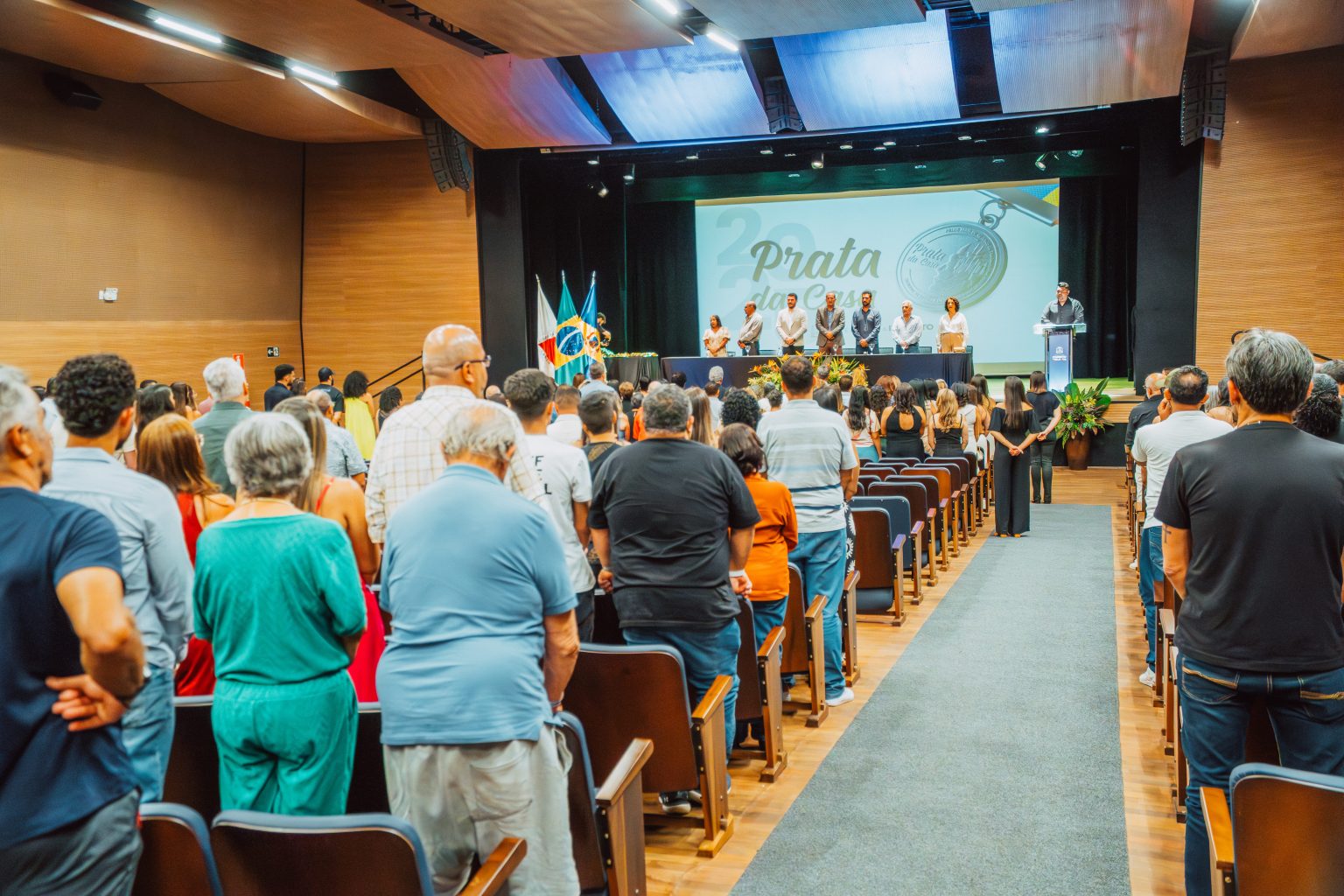 Servidores de Itabirito são homenageados por décadas de dedicação ao serviço público