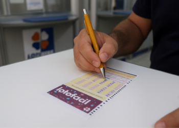 1,8 milhão hoje: Resultado Lotofácil 3505 segunda-feira (06/10/25)