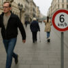 País europeu aprova lei que limita velocidade de pedestres nas calçadas