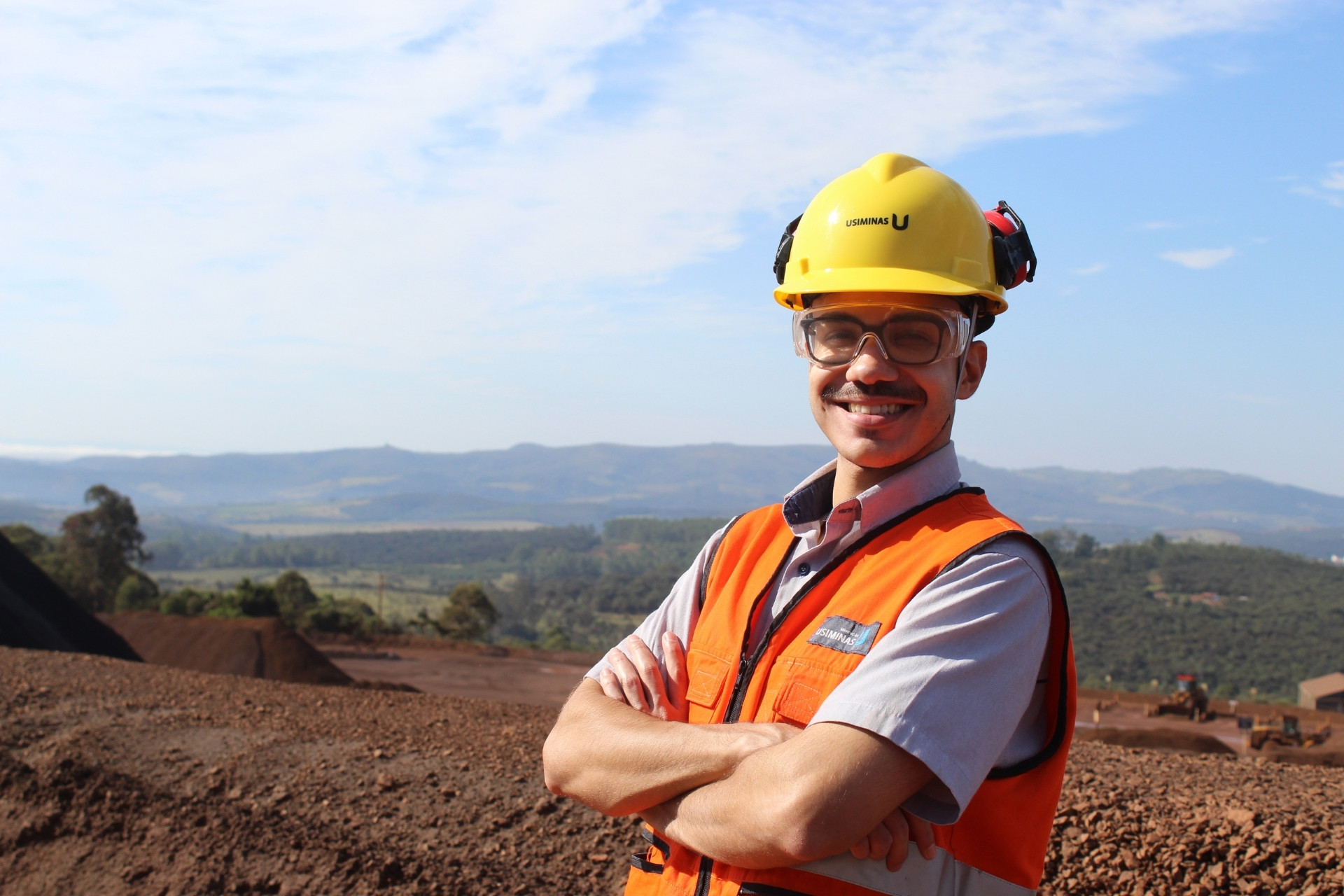 Mineradora inicia outubro com oportunidades de emprego em vários cargos