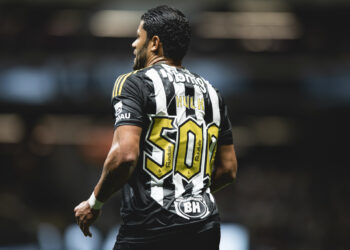 Ídolo do Atlético-MG, Hulk é o jogador com mais gols de falta no mundo desde 2021