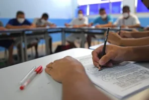 Dez prováveis temas da redação do ENEM 2025, de acordo com o ChatGPT Dez prováveis temas da redação do ENEM 2025, de acordo com o ChatGPT