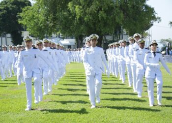 Servir ao Brasil por até oito anos: Marinha abre seleção temporária com salário acima de R$ 9 mil