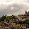 Céu fechado e risco de tempestades em Ouro Preto neste domingo