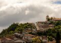 Céu fechado e risco de tempestades em Ouro Preto neste domingo