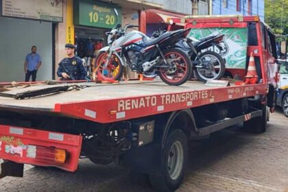 Itabirito: Blitz da Guarda Municipal remove motos irregulares e multa condutores por manobras perigosas