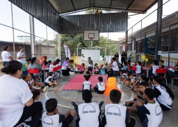 Estudantes de Ouro Preto conhecem a história da ferrovia no distrito de Engenheiro Corrêa