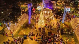 Acendimento das luzes de Natal em Mariana será no dia 27 com cortejo pelo Centro Histórico Acendimento das luzes de Natal em Mariana será no dia 27 com cortejo pelo Centro Histórico