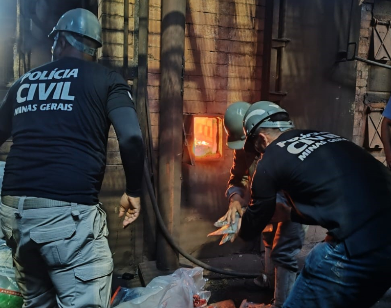 Polícia Civil incinera duas toneladas de drogas apreendidas em operações em Minas Gerais