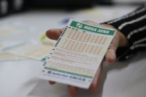 Mega-Sena 2945 sorteia prêmio de R$ 27 milhões neste sábado; veja detalhes do concurso