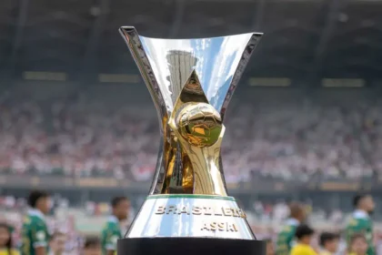 Com 4 nomes na lista, Cruzeiro lidera a premiação Bola de Prata do Campeonato Brasileiro 2025