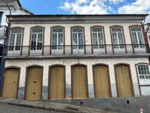 Câmara de Ouro Preto inicia restauração de casarão histórico que receberá novo anexo administrativo
