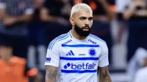 Em votação popular, Gabigol é eleito a pior contratação do futebol brasileiro em 2025