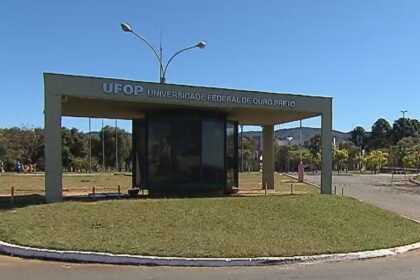 UFOP abre concurso com 50 vagas e salários de até R$ 13,2 mil