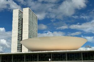 Concurso da Câmara dos Deputados oferece vagas com salários de até R$ 30,8 mil Concurso da Câmara dos Deputados oferece vagas com salários de até R$ 30,8 mil