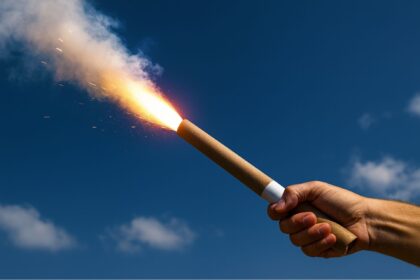 Jovem é atingido por foguete durante festa de comemoração do título da Libertadores pelo Flamengo