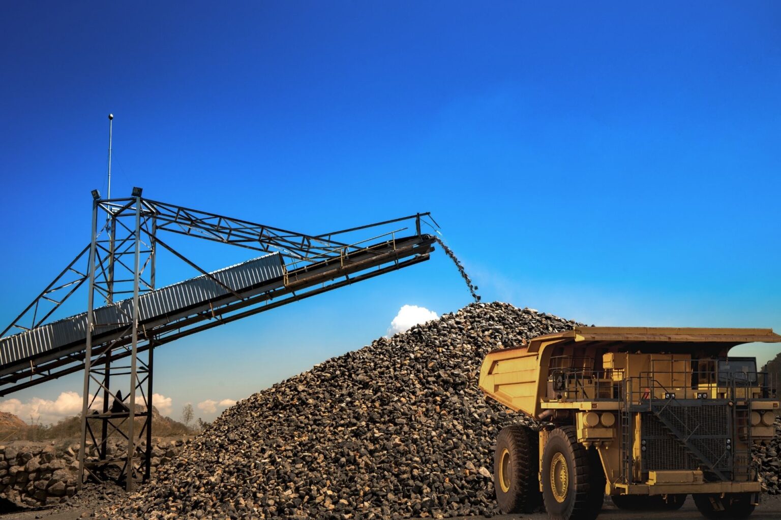 Mineradora de ferro abre novas vagas de emprego para dezembro em MG e ES Mineradora de ferro abre novas vagas de emprego para dezembro em MG e ES