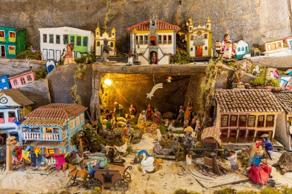 Presépios tradicionais voltam a integrar o Natal de Luz em Mariana Presépios articulados de Mariana voltam a receber visitantes no Natal de Luz 2025