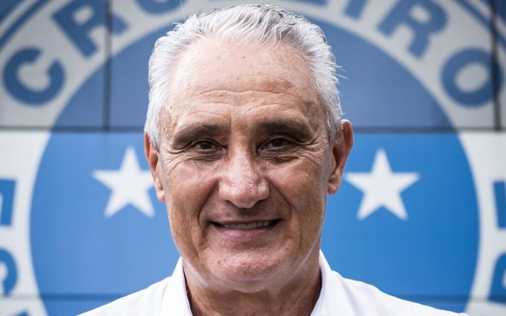 Contratado, Tite é o 10º técnico do Cruzeiro em três anos Contratado, Tite é o 10º técnico do Cruzeiro em três anos