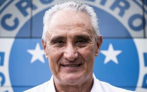 Contratado, Tite é o 10º técnico do Cruzeiro em três anos Contratado, Tite é o 10º técnico do Cruzeiro em três anos