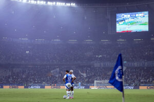No dia de seu aniversário, Cruzeiro presenteia a torcida com a renovação do Mineirão No dia de seu aniversário, Cruzeiro presenteia a torcida com a renovação do Mineirão