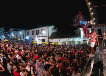 Bloco Vermelho i Branco confirma desfile e mantém tradição de abrir o Carnaval em Ouro Preto