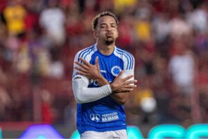 “É um privilégio jogar no time do meu coração”, diz Matheus Pereira após renovar com o Cruzeiro "É um privilégio jogar no time do meu coração", diz Matheus Pereira após renovar com o Cruzeiro