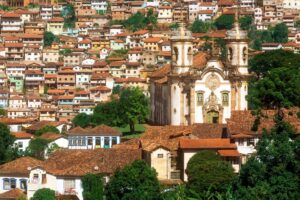 Mais de 100 pontos de luz recebem manutenção em bairros e distritos de Ouro Preto